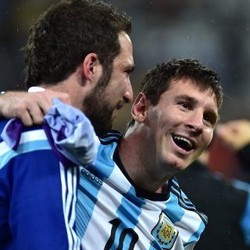 Main Bareng Messi Tak Buat Higuain Terpikat Barcelona