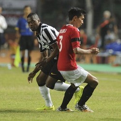 Debut Manis untuk Evra