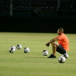 Ini Alasan Allegri Tak Mainkan Vidal