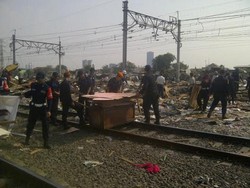 Warga Pemukiman Liar di Pinggir Rel Tanah Abang Minta Direlokasi