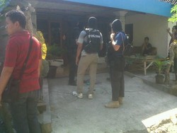 Dari Penjual Cilok yang Ditangkap Densus Terkait ISIS Diamankan Senpi Jenis FN