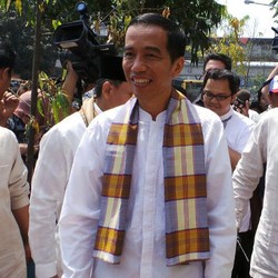 Tentang Kebaya Encim yang Diwajibkan di Sekolah, Ini Tanggapan Jokowi