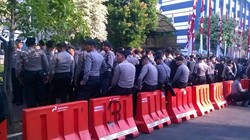 Ratusan Polisi Sudah Bersiap Menyambut Massa Prabowo-Hatta