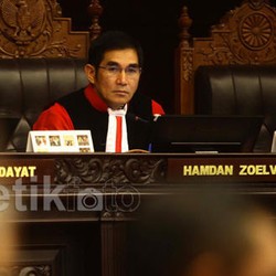 Saksi Prabowo-Hatta Sering Izin Buka Data, Ketua MK: Ini Bukan Ujian