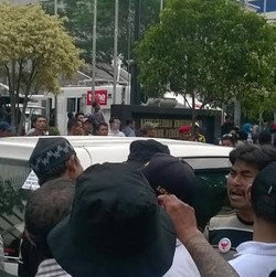 Mobil Pendukung Prabowo-Hatta Hendak Diderek Polisi