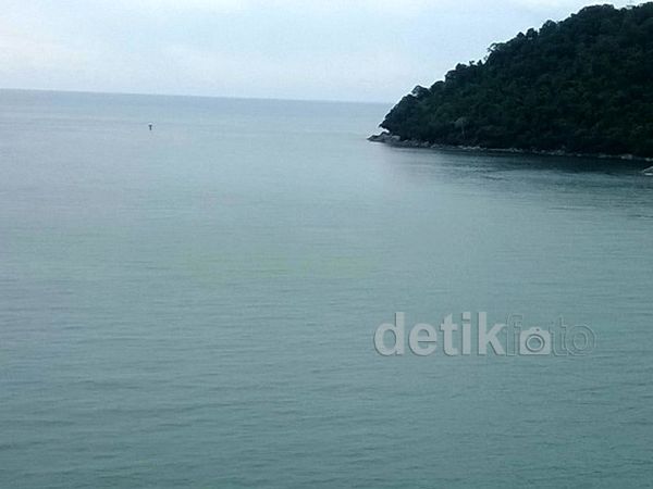 Ini Dia Tiang Pancang Mercusuar Malaysia di Tanjung Datu
