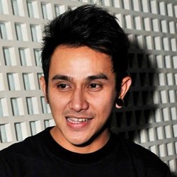 Jadi Disc Jockey, Vicky Nitinegoro Otodidak