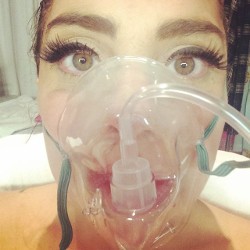 Lady Gaga Dirawat di Rumah Sakit Karena Altitude Sickness