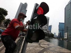 Tahukah Anda Kalau Lampu Lalu Lintas Kini Berumur 100 Tahun?