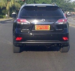 TNI Bakal Cek Mobil Lexus Berpelat Dinas TNI