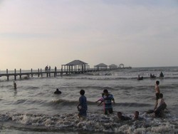 Tegal, dari Pantai Cantik Sampai Pemandian Air Panas