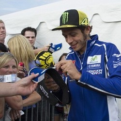 Kesulitan Tentukan Ban, Penampilan Rossi pun Naik Turun