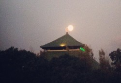 Supermoon Mulai Terlihat di Beberapa Wilayah di Indonesia