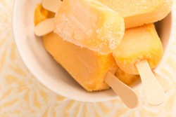 Es Loli Banana Strawberry Yoghurt Ini Bisa Jadi Camilan Sehat untuk si Kecil