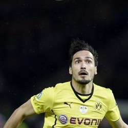Bisa Jual Banyak Pemain, MU Diyakini Terus Kejar Hummels