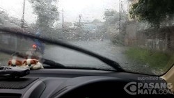 Hujan Deras Landa Jakarta Selatan, Jarak Pandang Terbatas