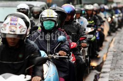 Jakarta Diguyur Hujan, Lalin di Kuningan Macet Total