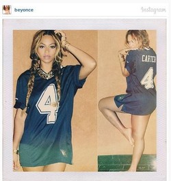 Berpose Tanpa Celana, Beyonce Kembali Bantah Gosip Cerai