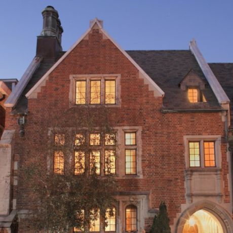 Melongok Istana Ksatria Apple Seharga Rp 200 Miliar