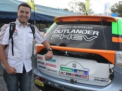 Rifat Sungkar Ngebet Ingin Reli Pakai Mitsubishi Outlander PHEV