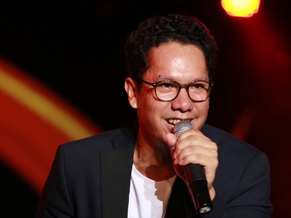 Penampilan Romantis Kahitna dan Maliq & DEssentials