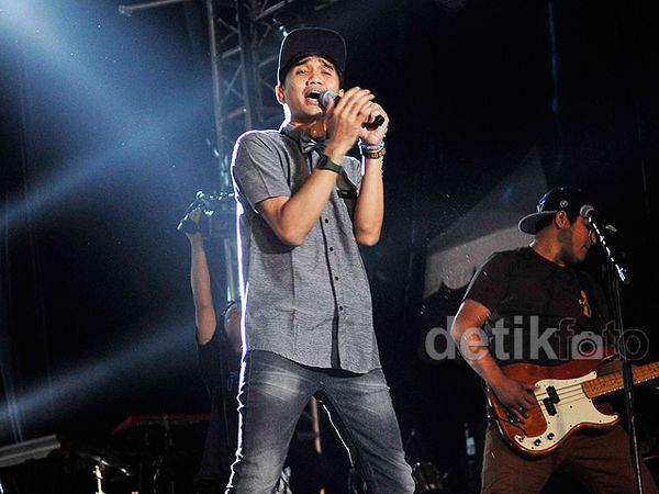 Nostalgia Bareng Sheila On 7 di Creativepreneur Berjuang Nostalgia Bareng Sheila On 7 di Creativepreneur Berjuang