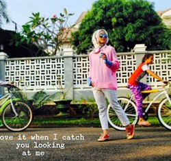 Hijab Style: Gaya Lisa Namuri, Instruktur Yoga dan Pilates yang Berhijab