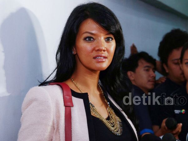 Farah Quinn di Persidangan