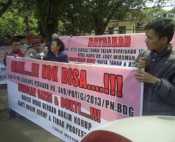 Tuding Hakim Main Mata dengan Mafia Tanah, Puluhan Orang Demo PN Bandung