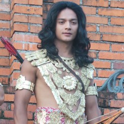 Beradegan Mesra dengan Beberapa Wanita, Rico Verald Melatih Pandangan Mata