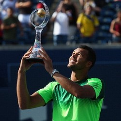 Tsonga Juara Usai Taklukkan Federer