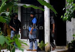 Teroris yang Ditangkap di Surakarta Adalah Pedagang Bakso dan Cilok