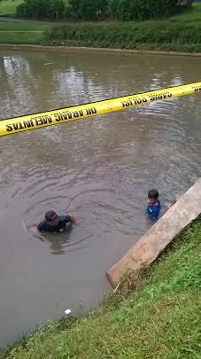 Motor yang Nyemplung ke Kali saat Kebakaran 3 Mobil di Bintaro Dievakuasi