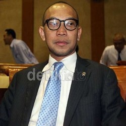 Chatib: Kebijakan Kenaikan Harga BBM Diberikan ke Pemerintah Baru