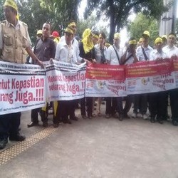 Kantornya Didemo Para Karyawan Merpati, Dahlan Iskan Ada di Makassar