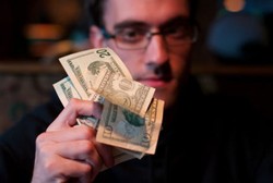 Survei: Banyak Uang Bukan Berarti Banyak Bercinta