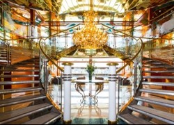 Melongok Isi Yacht Super Mewah di London