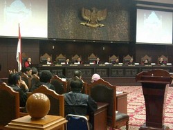 Ketua MK Minta Saksi Prabowo Asal Papua Tak Terlalu Keras Bicara