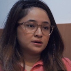 Ibunda Bercucuran Air Mata, Marshanda Tertawa Lepas Saat Ultah