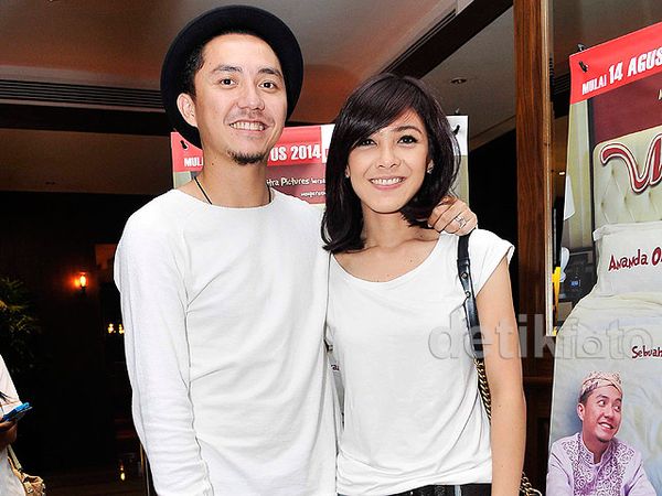Serasinya Omesh dan Istri