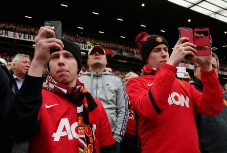 MU Larang Suporter Bawa Tablet ke Old Trafford