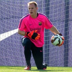 Ter Stegen Alami Cedera Punggung Saat Latihan