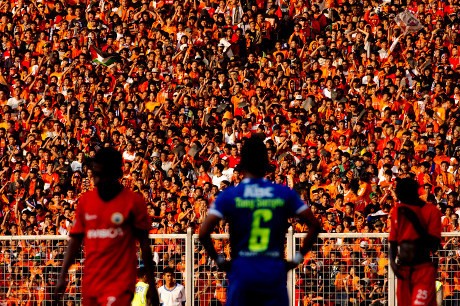 Komdis Ancam Sanksi Persija karena Suporter Nyalakan Petasan
