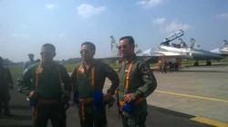 KSAD dan Kapolri Jajal Bermanuver dengan Pesawat Tempur Sukhoi