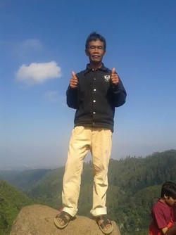 Mau Selfie di Tebing Karaton Mesti Rogoh Kocek Rp 11 Ribu, Mahal Nggak?