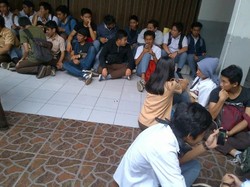 30-an Murid SMA 3 DKI Support 4 Rekannya di Sidang Penganiayaan Afriand