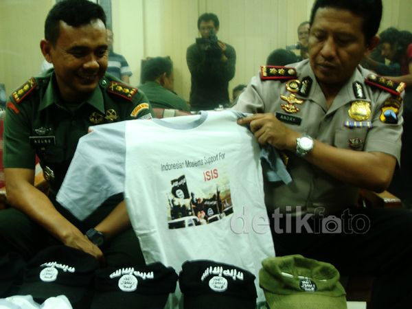 Polisi Amankan Atribut ISIS
