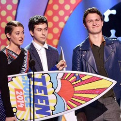 Shailene Woodley & Ansel Elgort Menang Besar di Teen Choice Awards 2014