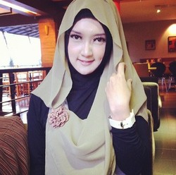 Hijab Hunt 2014: Whida R, Hijabers yang Berprestasi di Bidang Modeling