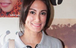 Model Cantik Davina Perjuangkan Pelarangan Konsumsi Daging Anjing